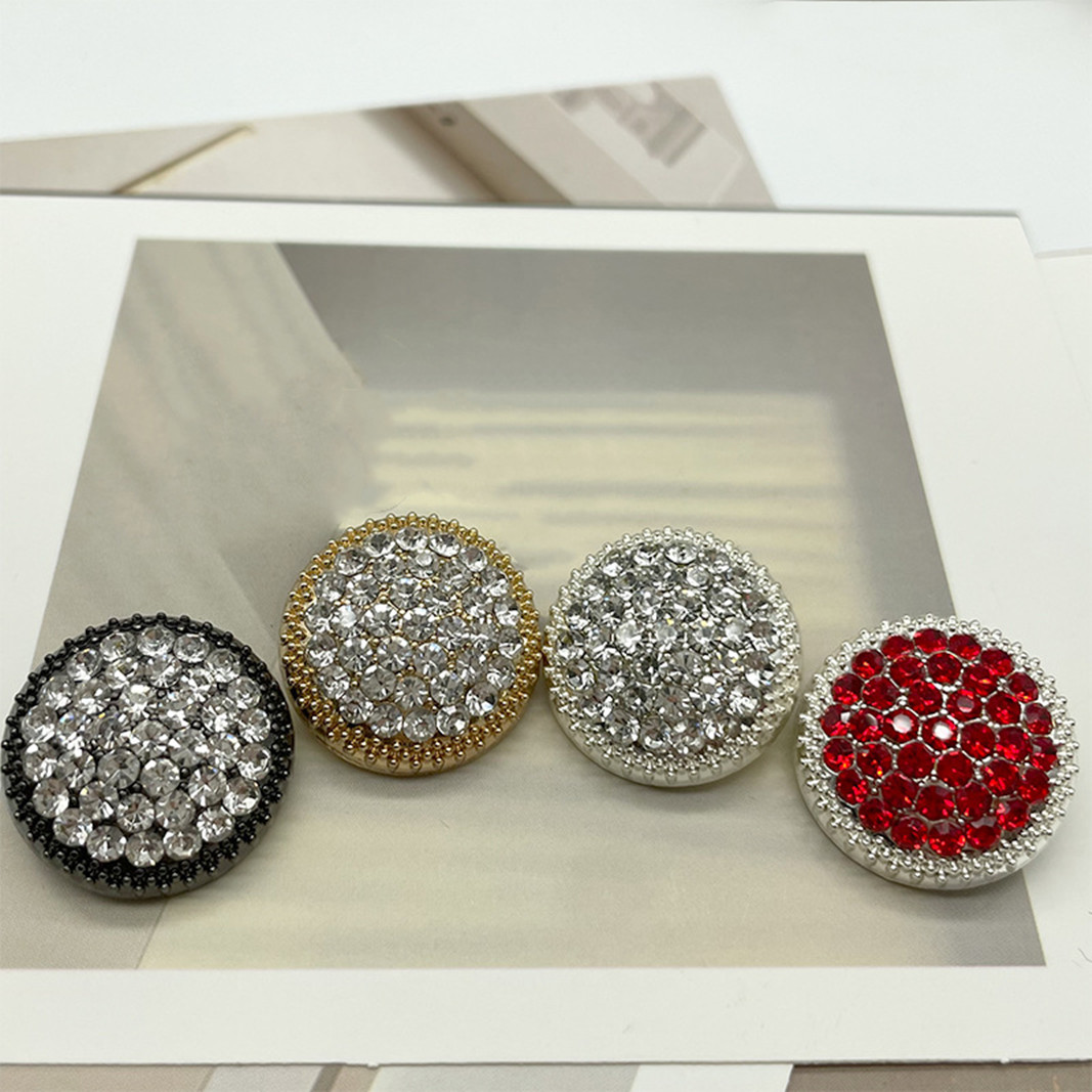Luxcy Metal Rhinestone Button  - Button Hole Cutter recension och pris