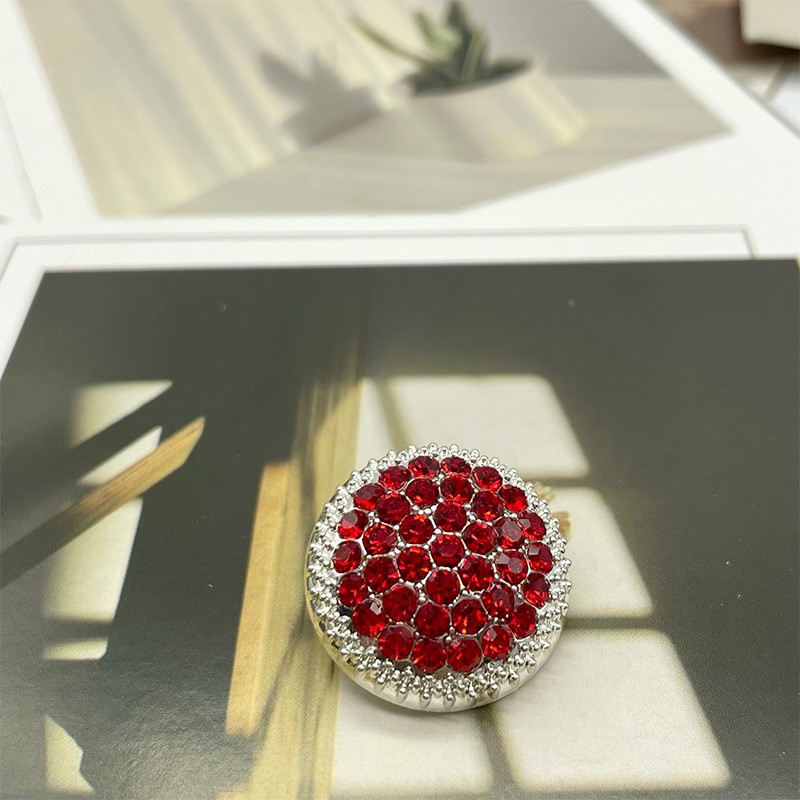 Luxcy Metal Rhinestone Button  - Button Hole Cutter recension och pris