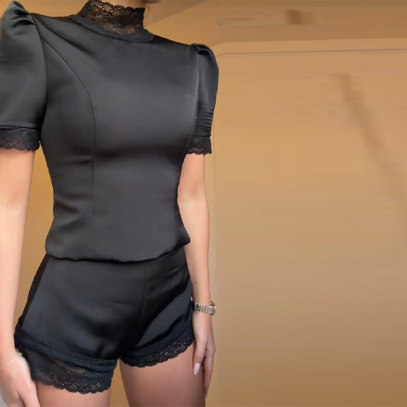 New Satin Lace Edge Top Short  - Shoulder Pad Set In recension och pris